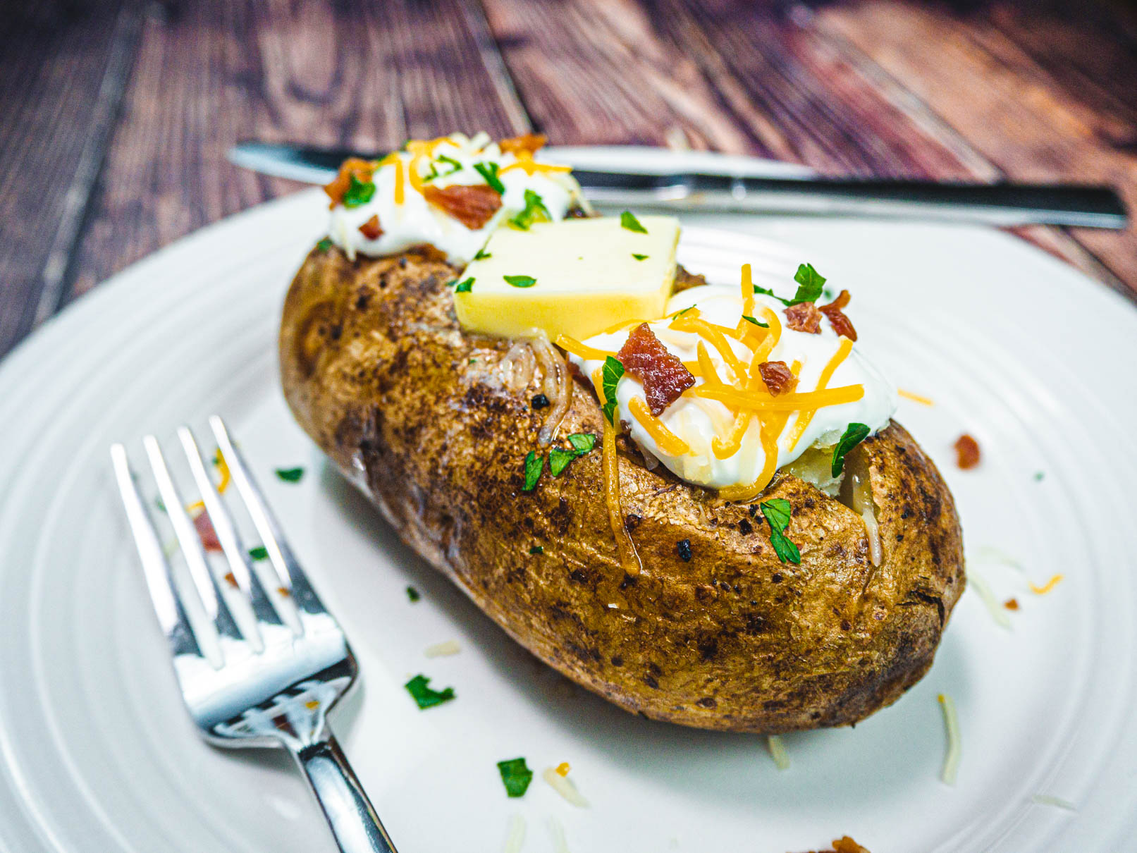 https://www.doyouroux.com/wp-content/uploads/2021/05/Baked-Potato-Utensils-Close.jpg